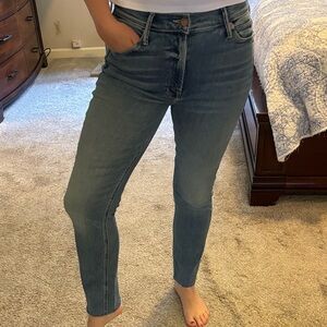 Mother mid rise dazzler ankle fray straight leg Jeans 27